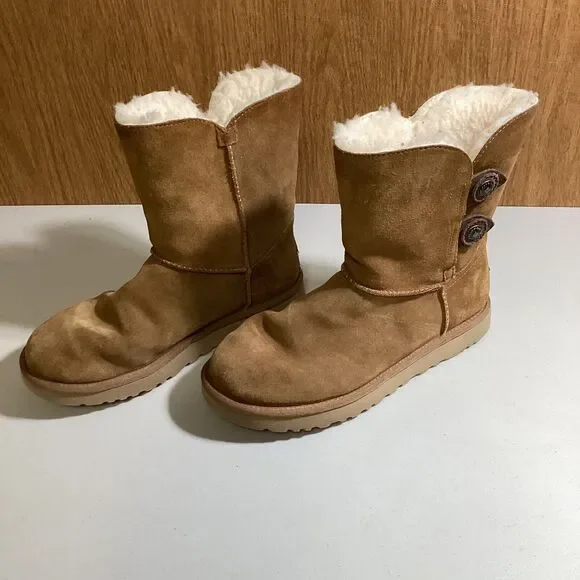 Women’s UGG Marciela Decorative Snap Brown Boots Sz 9 UGGs - Picture 2 of 6